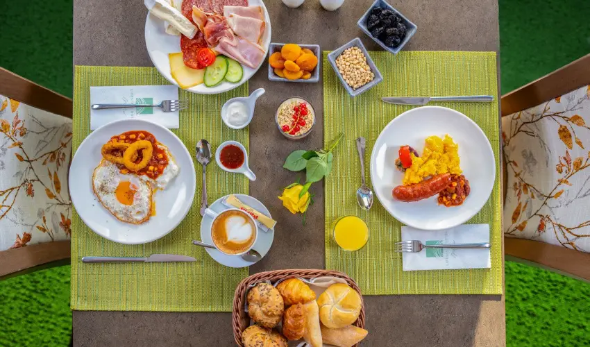 Lifestyle Hotel M�tra M�trah�za - M�rcius 15. (min. 2 �j)