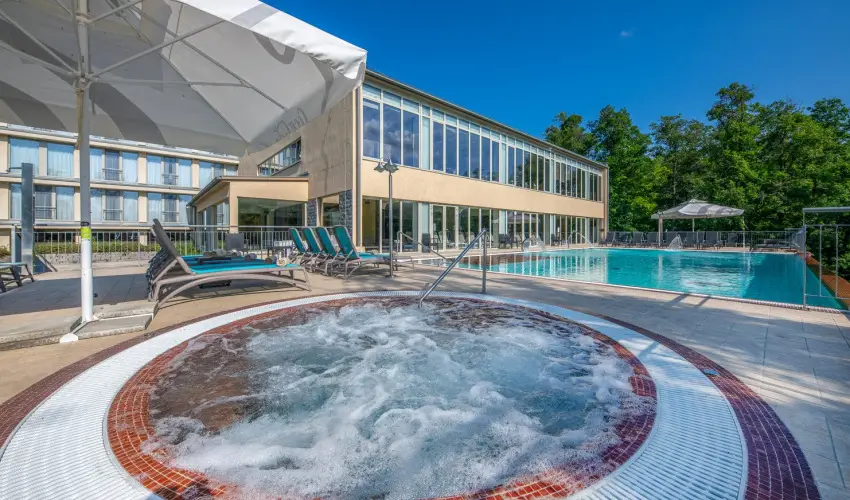 Lifestyle Hotel M�tra M�trah�za - M�rcius 15. (min. 2 �j)