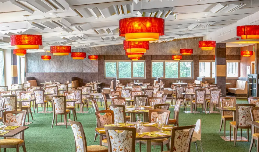 Lifestyle Hotel M�tra M�trah�za - M�rcius 15. (min. 2 �j)