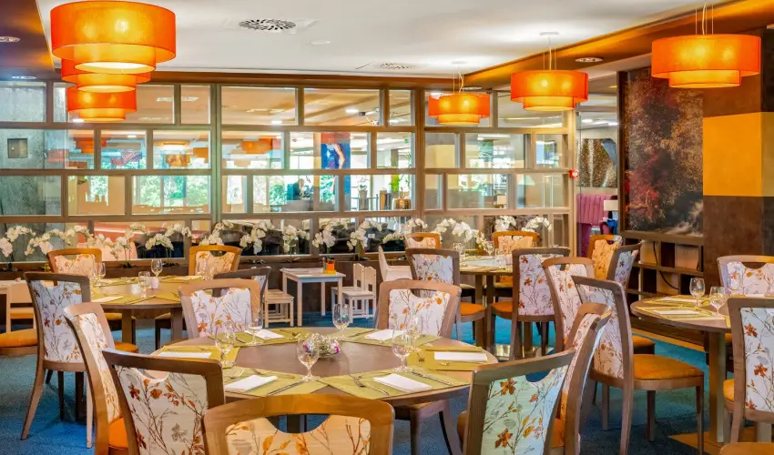 Lifestyle Hotel M�tra M�trah�za - M�rcius 15. (min. 2 �j)