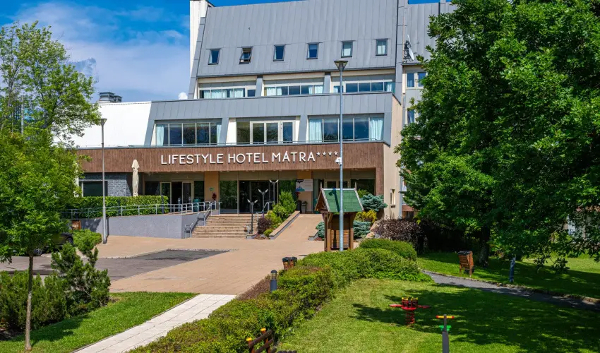 Lifestyle Hotel M�tra M�trah�za - M�rcius 15. (min. 2 �j)