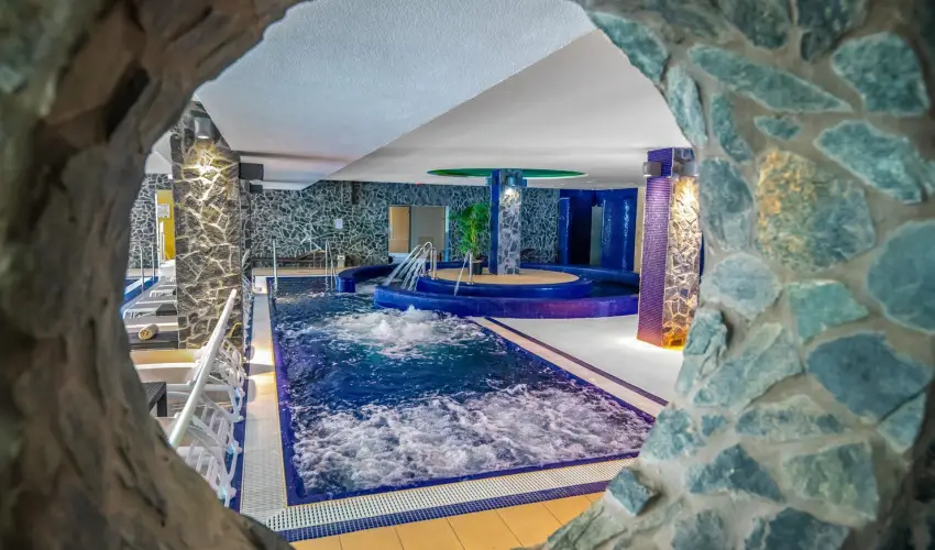 Lifestyle Hotel M�tra M�trah�za - M�rcius 15. (min. 2 �j)