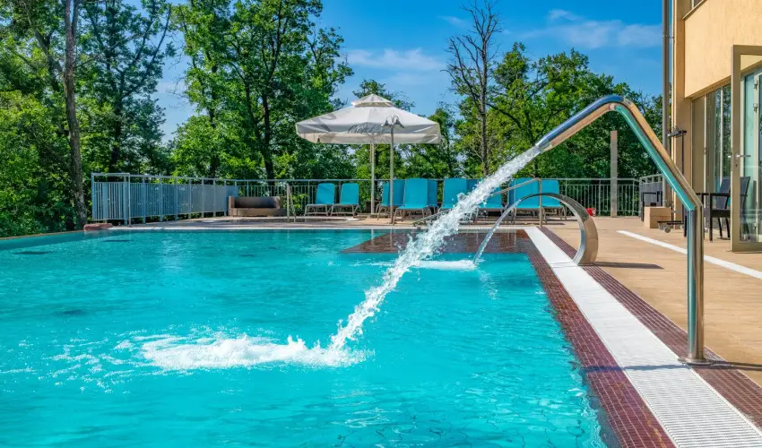 Lifestyle Hotel M�tra M�trah�za - M�rcius 15. (min. 2 �j)