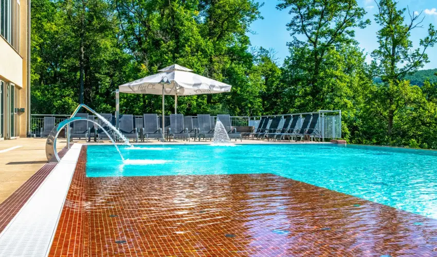 Lifestyle Hotel M�tra M�trah�za - M�rcius 15. (min. 2 �j)