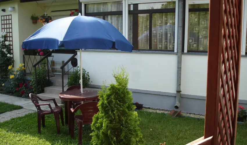 Liza Apartman Gyula - M�rcius 15. (min. 2 �j)