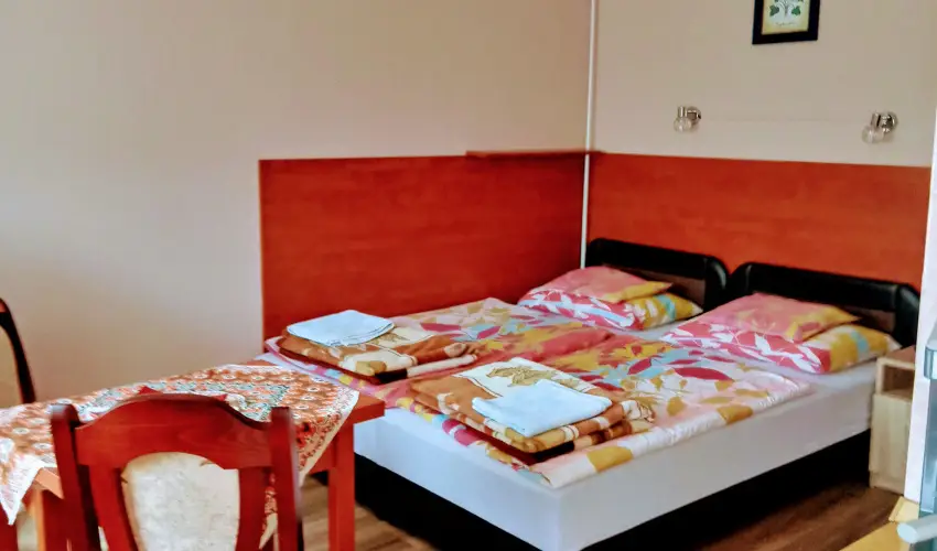 Liza Apartman Gyula - M�rcius 15. (min. 2 �j)