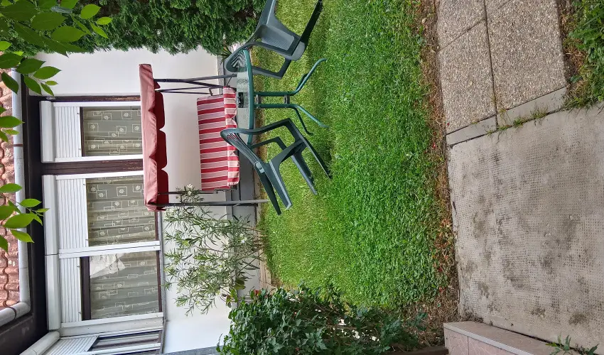 Liza Apartman Gyula - M�rcius 15. (min. 2 �j)