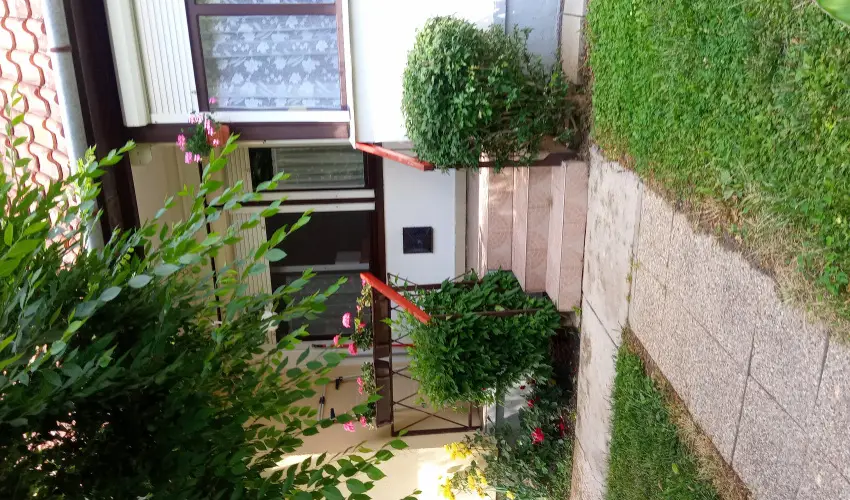 Liza Apartman Gyula - M�rcius 15. (min. 2 �j)