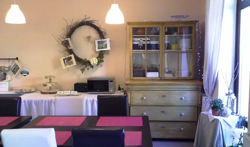 Malom-t� Vend�gh�z Tapolca - M�rcius 15.