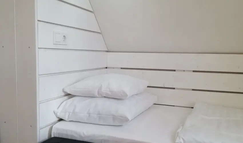 Malom-t� Vend�gh�z Tapolca - M�rcius 15.