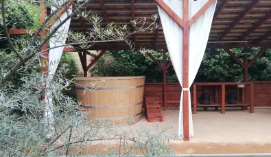 Malom-t� Vend�gh�z Tapolca