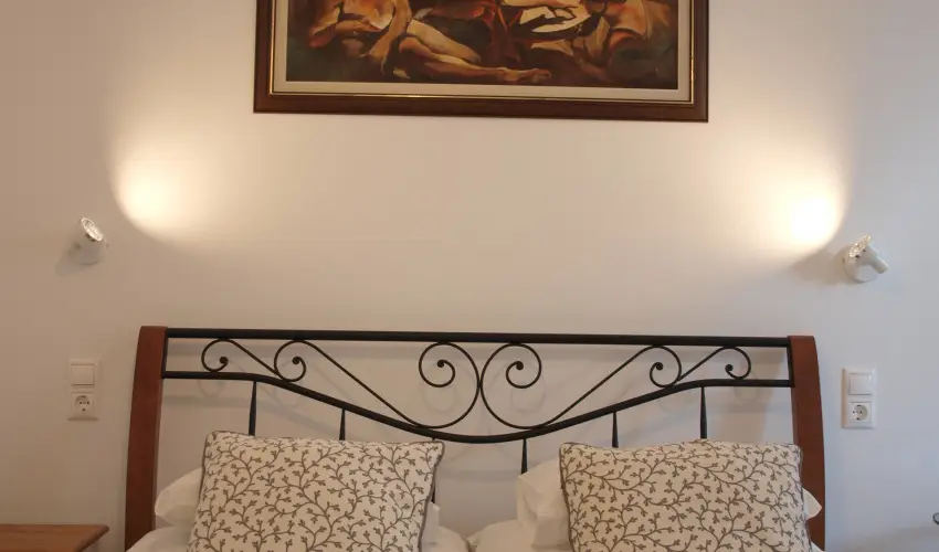 Malom-t� Vend�gh�z Tapolca - M�rcius 15.