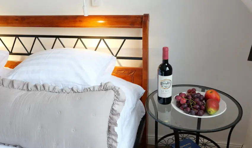 Malom-t� Vend�gh�z Tapolca - M�rcius 15.