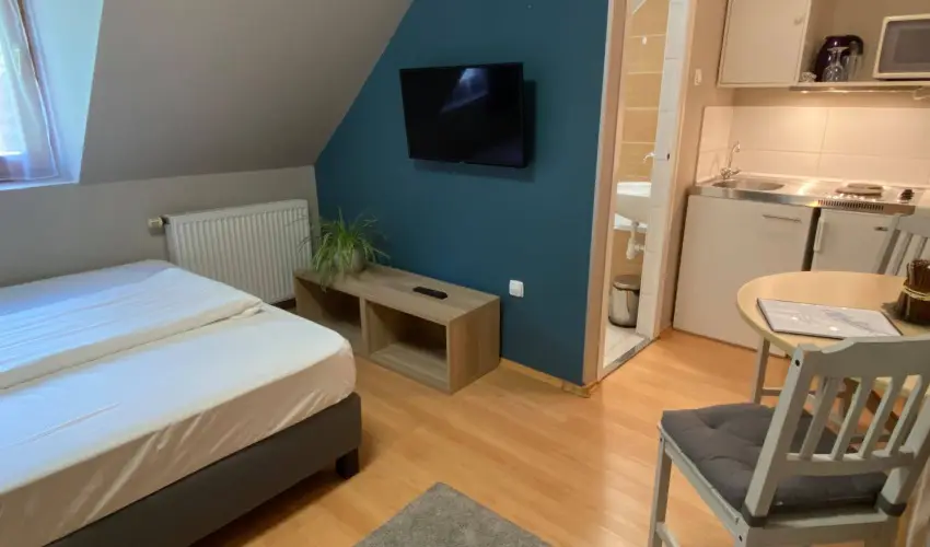 Margar�ta Garden Eger - M�rcius 15.