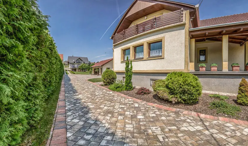 M�ria Apartmanok Zalakaros - M�rcius 15. (min. 2 �j)