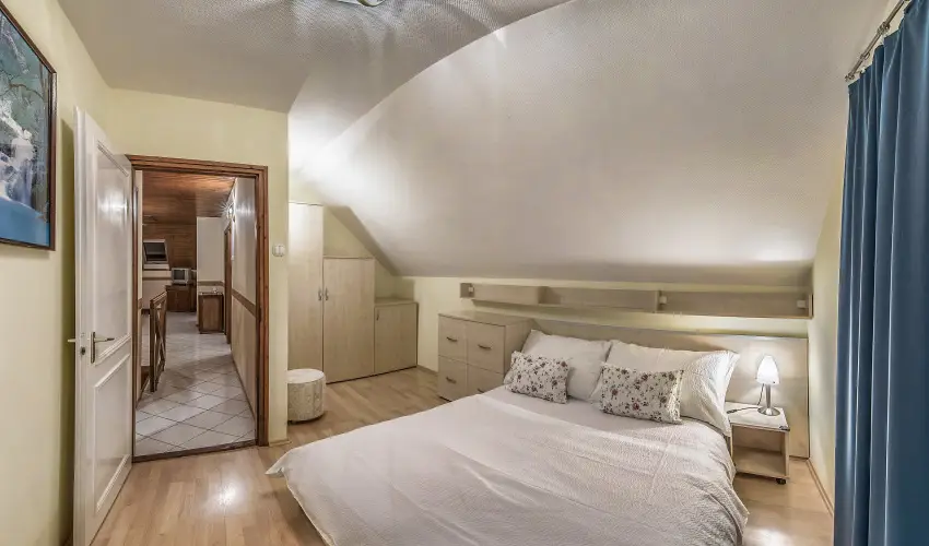 M�ria Apartmanok Zalakaros - M�rcius 15. (min. 2 �j)