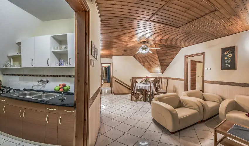 M�ria Apartmanok Zalakaros - M�rcius 15. (min. 2 �j)