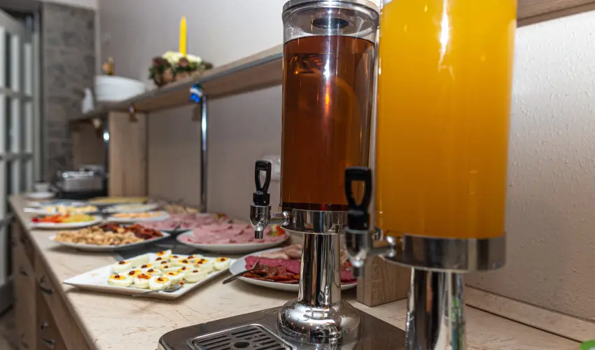 M�rv�ny Panzi� Hajd�szoboszl� - M�rcius 15. (min. 3 �j)