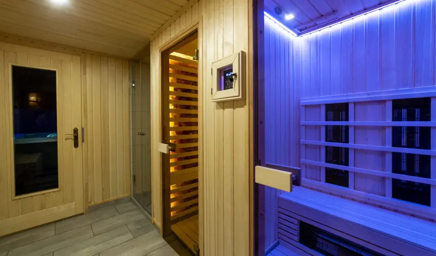 M�rv�ny Panzi� Hajd�szoboszl� - M�rcius 15. (min. 3 �j)