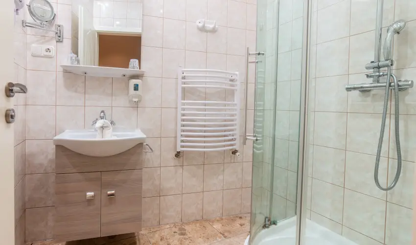 M�rv�ny Panzi� Hajd�szoboszl� - M�rcius 15. (min. 3 �j)