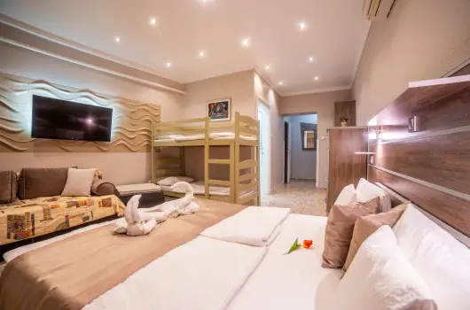 M�rv�ny Panzi� - M�rcius 15. (min. 3 �j)