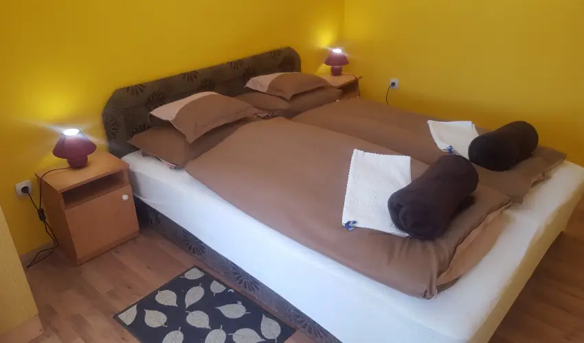 Mary Apartman Hajd�szoboszl� - M�rcius 15. (min. 2 �j)
