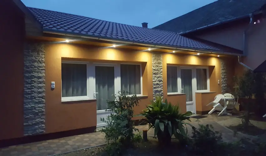 Mary Apartman Hajd�szoboszl� - M�rcius 15. (min. 2 �j)