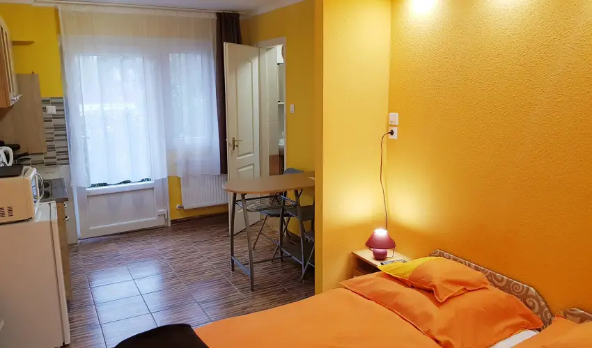 Mary Apartman Hajd�szoboszl� - M�rcius 15. (min. 2 �j)