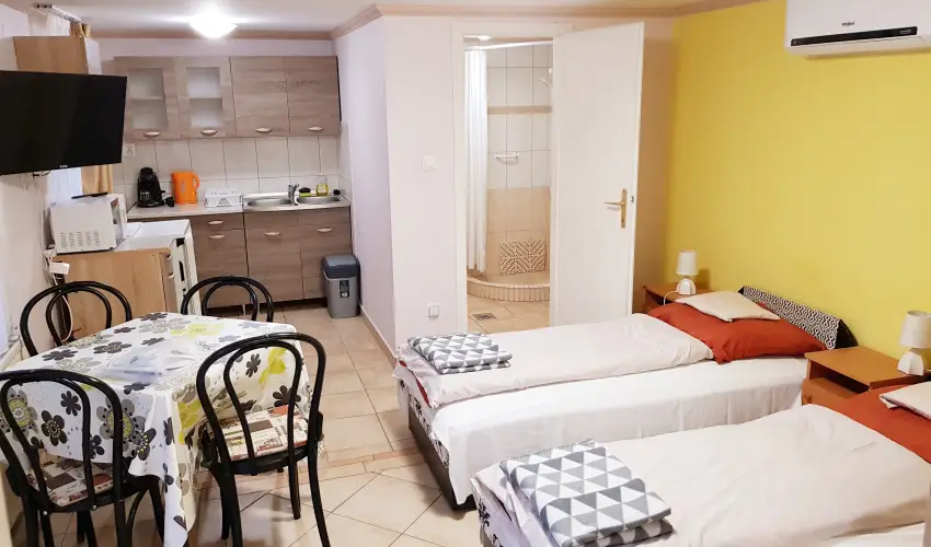 Mary Apartman Hajd�szoboszl� - M�rcius 15. (min. 2 �j)