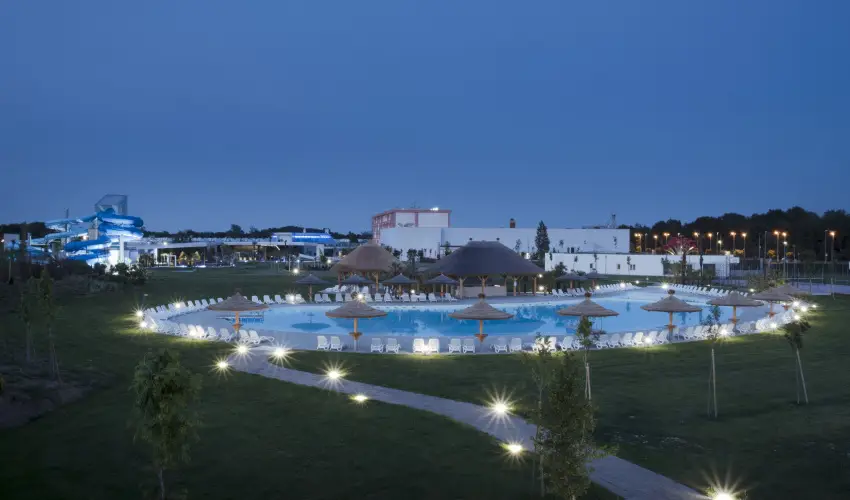 Mjus Resort & Thermal Park K�rmend - M�rcius 15. - teljes el�refizet�ssel