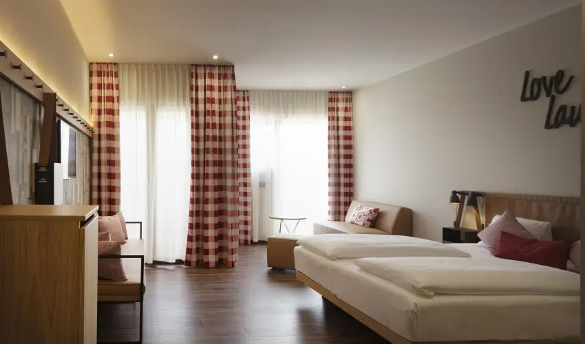 Mjus Resort & Thermal Park K�rmend - M�rcius 15. - teljes el�refizet�ssel