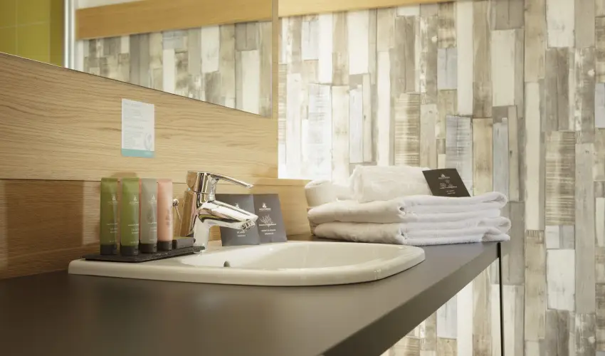Mjus Resort & Thermal Park K�rmend - M�rcius 15. - teljes el�refizet�ssel