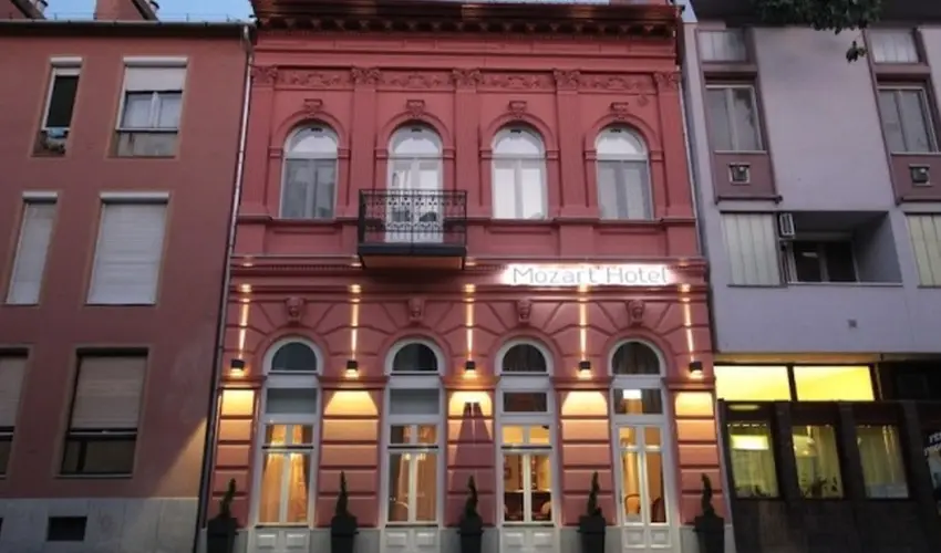 Mozart Hotel Szeged - M�rcius 15. 