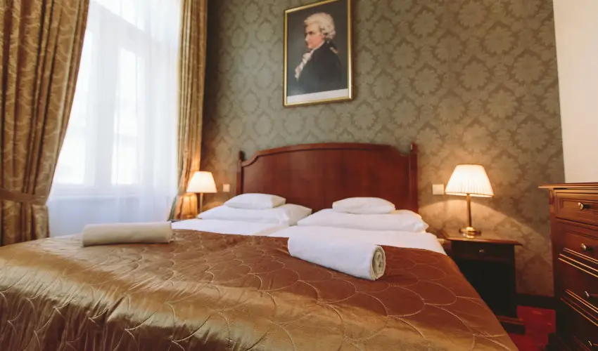 Mozart Hotel Szeged - M�rcius 15. 