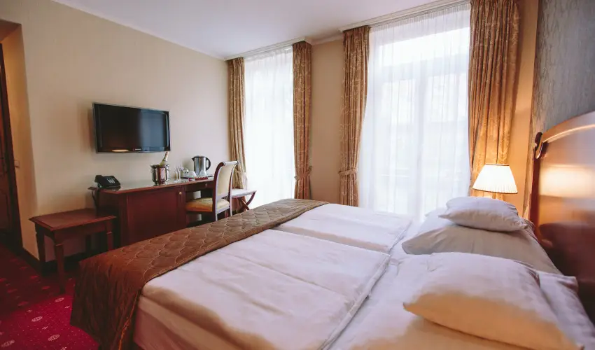 Mozart Hotel Szeged - M�rcius 15. 