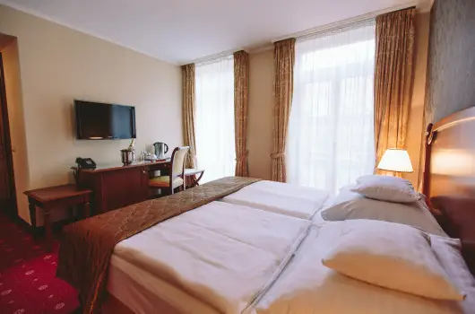Mozart Hotel - M�rcius 15. 