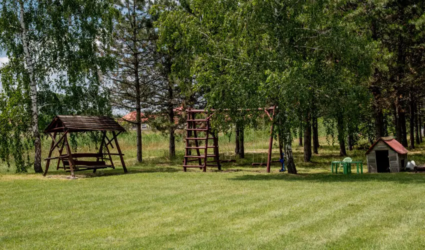 Nyerges Hotel Term�l Monor - M�rcius 15. 