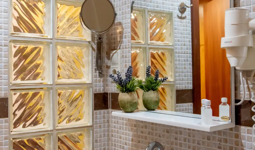 Nyerges Hotel Term�l Monor - M�rcius 15. 