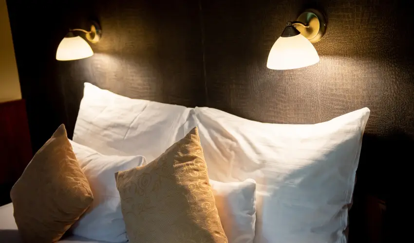 Nyerges Hotel Term�l Monor - M�rcius 15. 