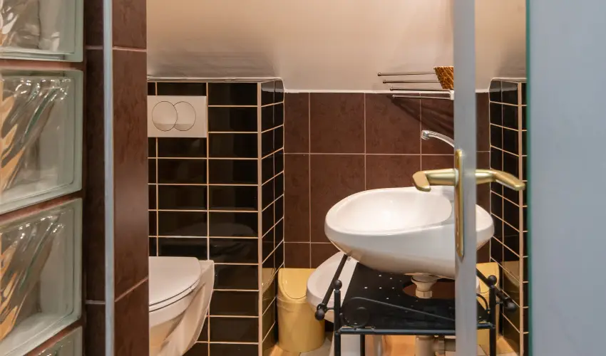 Nyerges Hotel Term�l Monor - M�rcius 15. 