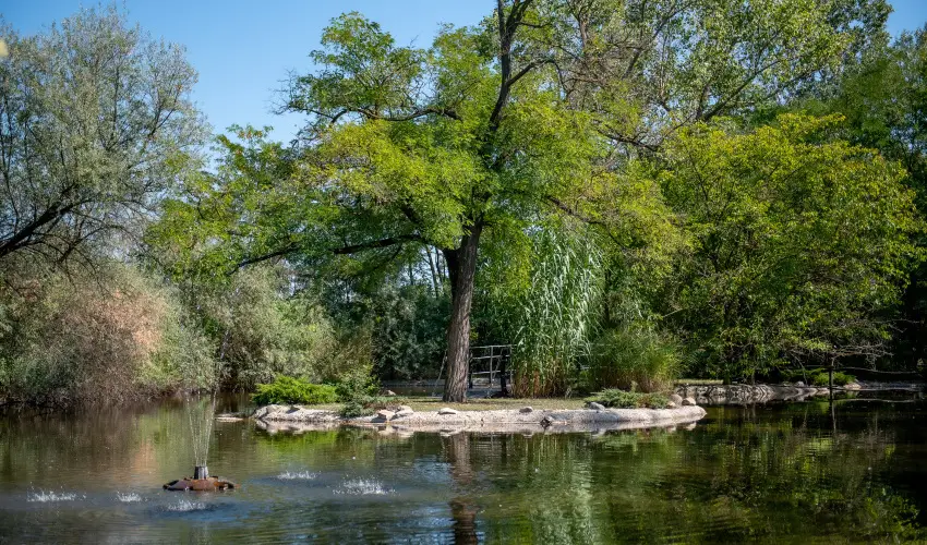 Nyerges Hotel Term�l Monor - M�rcius 15. 