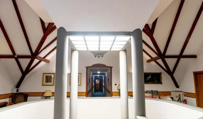 Nyerges Hotel Term�l Monor - M�rcius 15. 