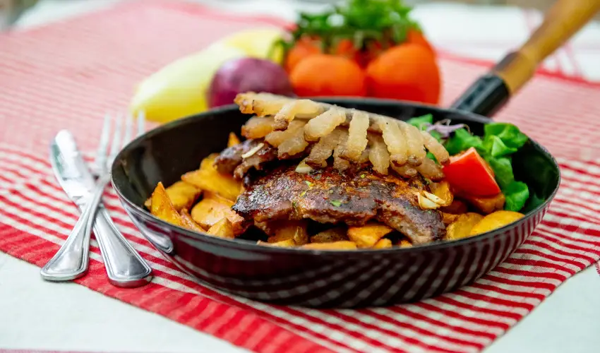 Nyerges Hotel Term�l Monor - M�rcius 15. 