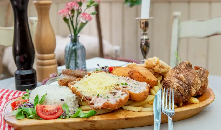 Nyerges Hotel Term�l Monor - M�rcius 15. 