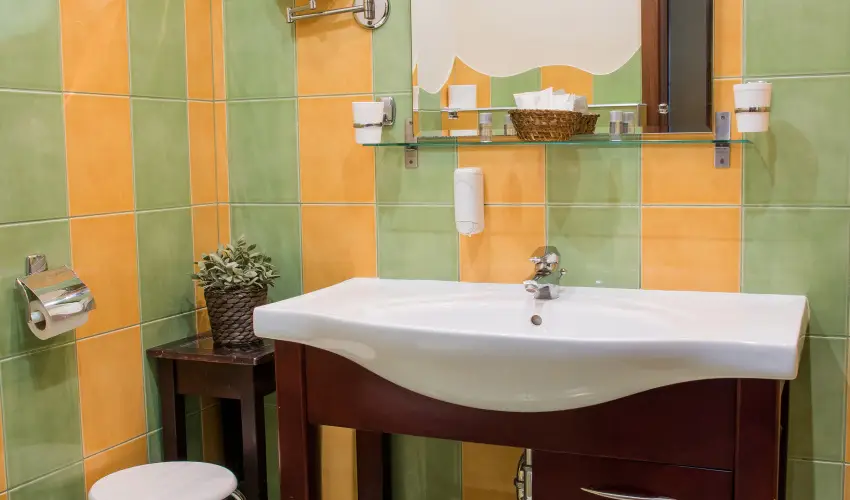 Nyerges Hotel Term�l Monor - M�rcius 15. 