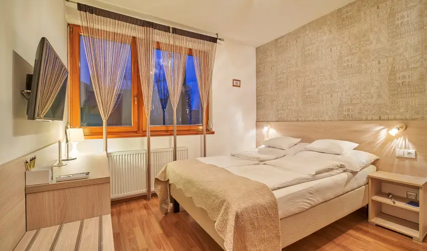 O�zis Apartmanok M�rahalom M�rahalom - M�rcius 15. (min. 2 �j)