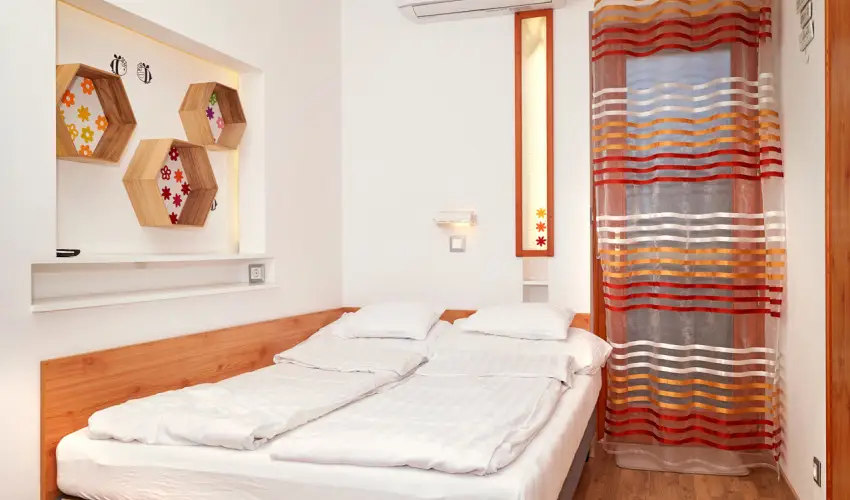 O�zis Apartmanok M�rahalom M�rahalom - M�rcius 15. (min. 2 �j)