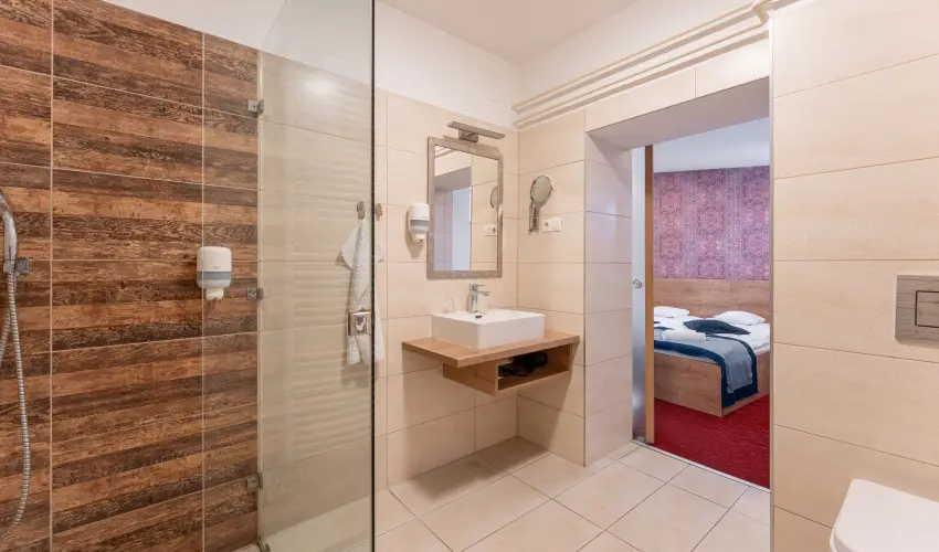 O�zis Hotel  Nagykanizsa - M�rcius 15. 