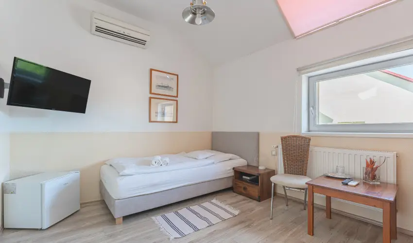 O�zis Hotel  Nagykanizsa - M�rcius 15. 