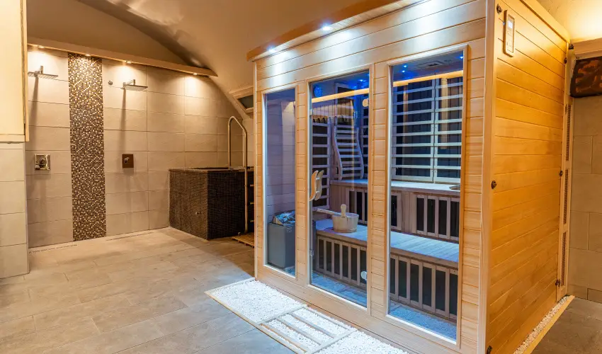 O�zis Hotel  Nagykanizsa - M�rcius 15. 